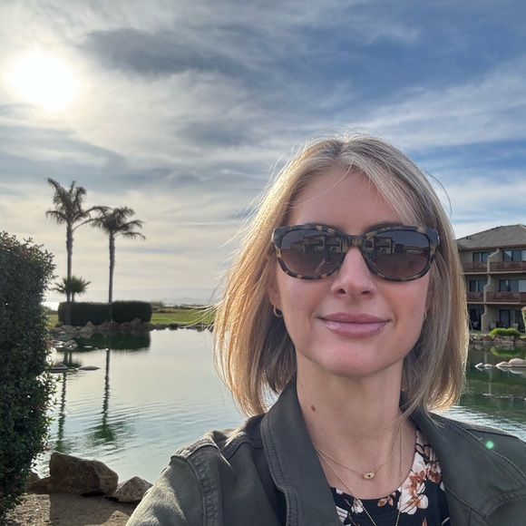 Meet the Posher Other - Meet your Posher, Lauren